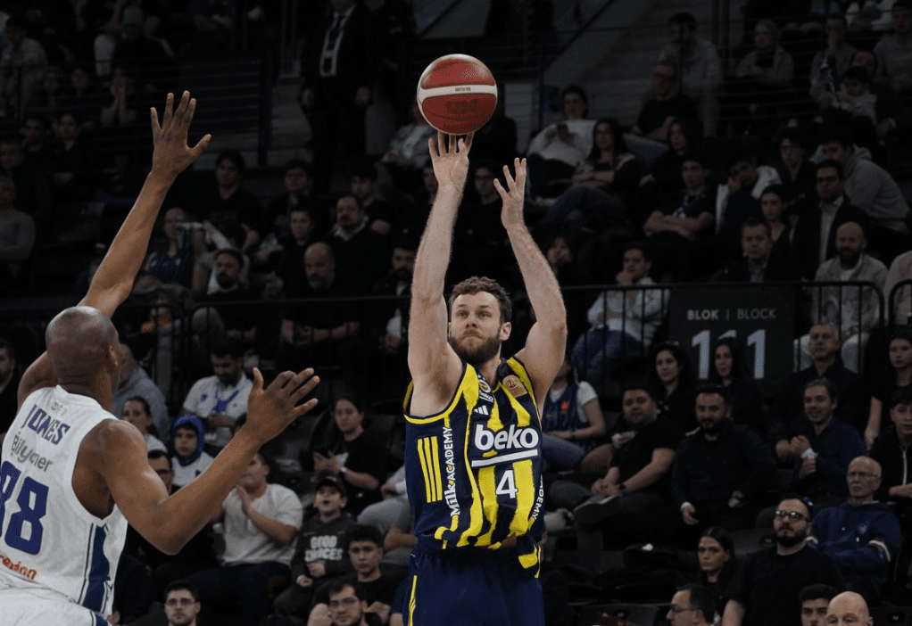 Nicolo_Melli_Fenerbahce_Anadolu_Efes_Macı
