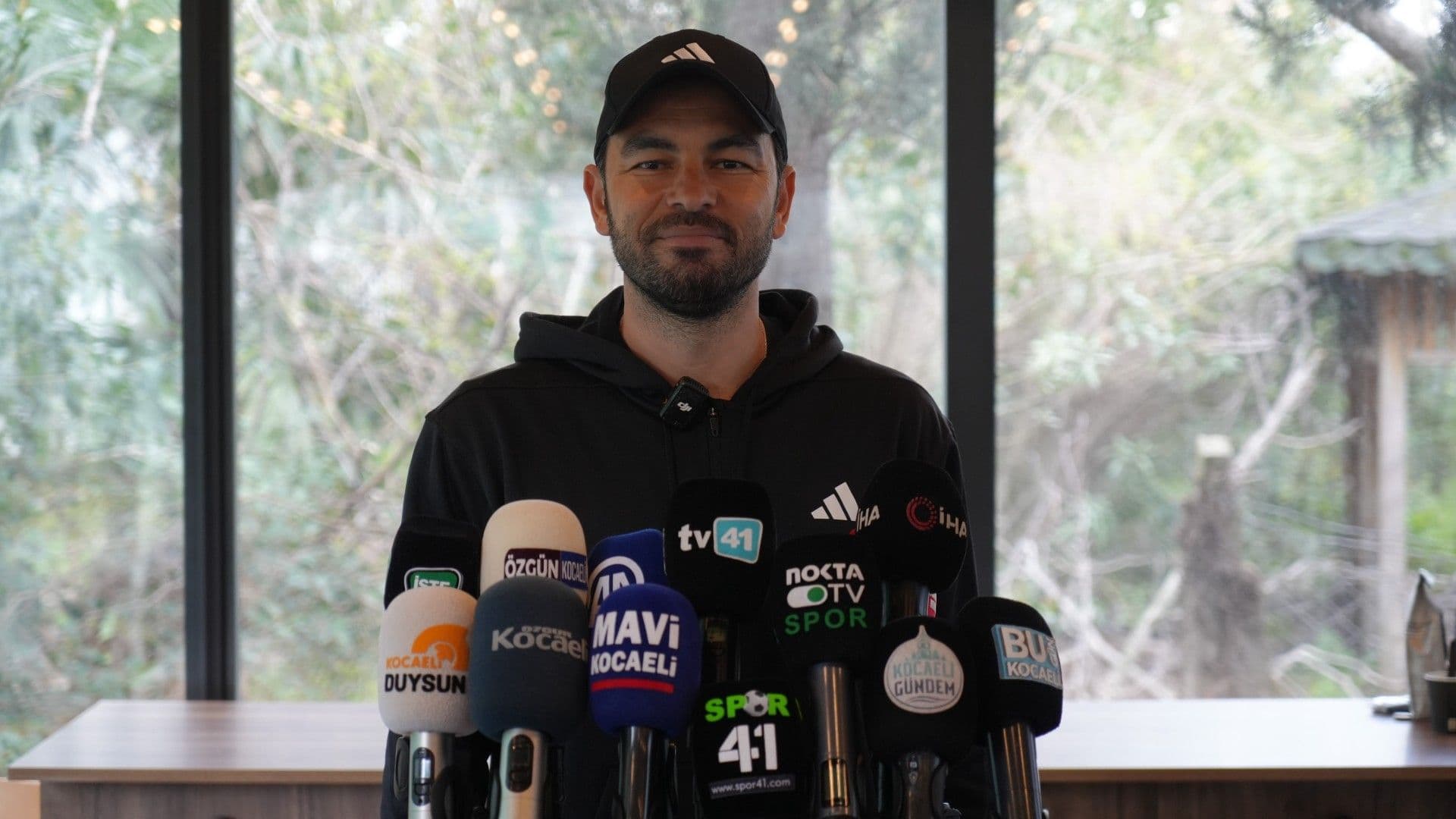 Galatasaray maçı sonu Kocaeli Stadı'nda çalan şarkı tepki toplamıştı... Selçuk İnan'dan deplasman öncesi açıklama