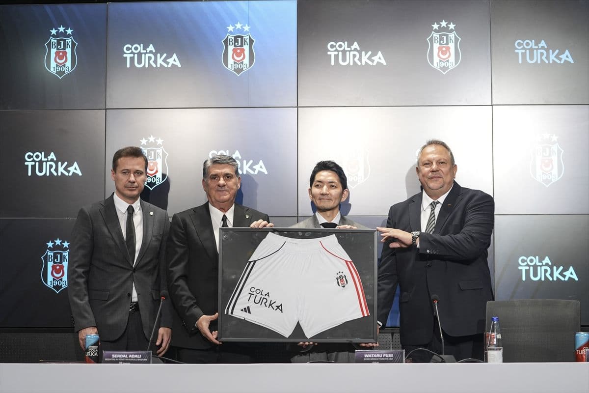 Beşiktaş - Cola Turka sponsorluk anlaşması