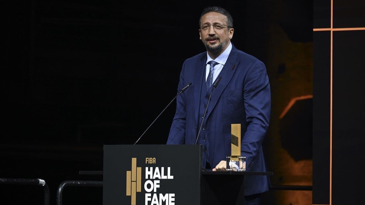 FIBA tarafından 2026 Onur Listesi'ne (Hall of Fame) seçilerek tarihe geçen Türkiye Basketbol Federasyonu (TBF) Başkanı Hidayet Türkoğlu, düzenlenen törenle onurlandırıldı.