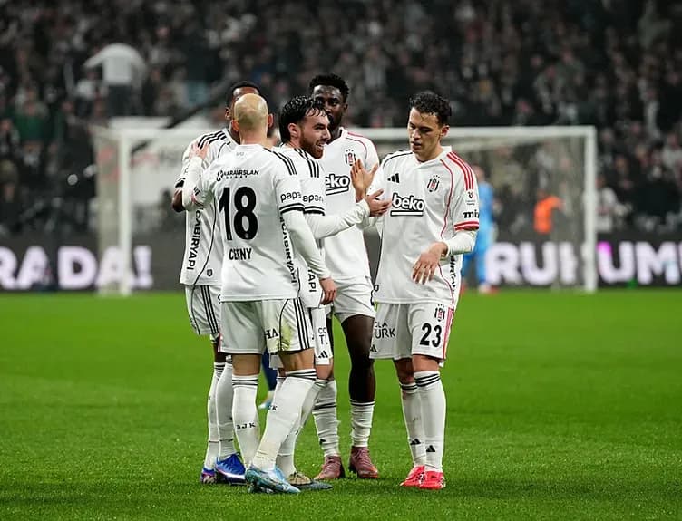 Beşiktaşlı futbolcuların gol sevinci