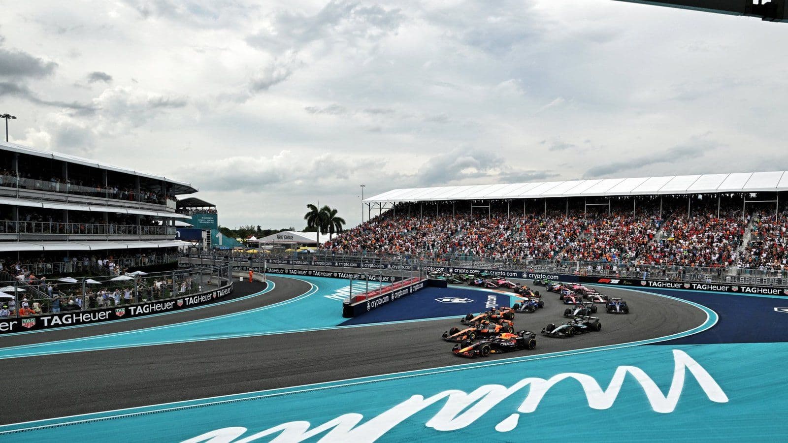 2025 Miami GP start sonrası ilk viraj