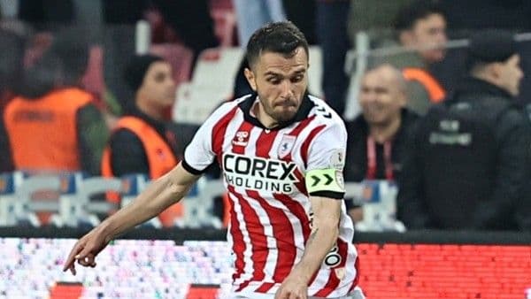 Samsunspor'da Emre Kılınç maçın başlamasına dakikalar kala kadrodan çıkarıldı!