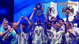 Süper Lig'e yükselen Erzurumspor FK, şampiyonluk kupasını aldı
