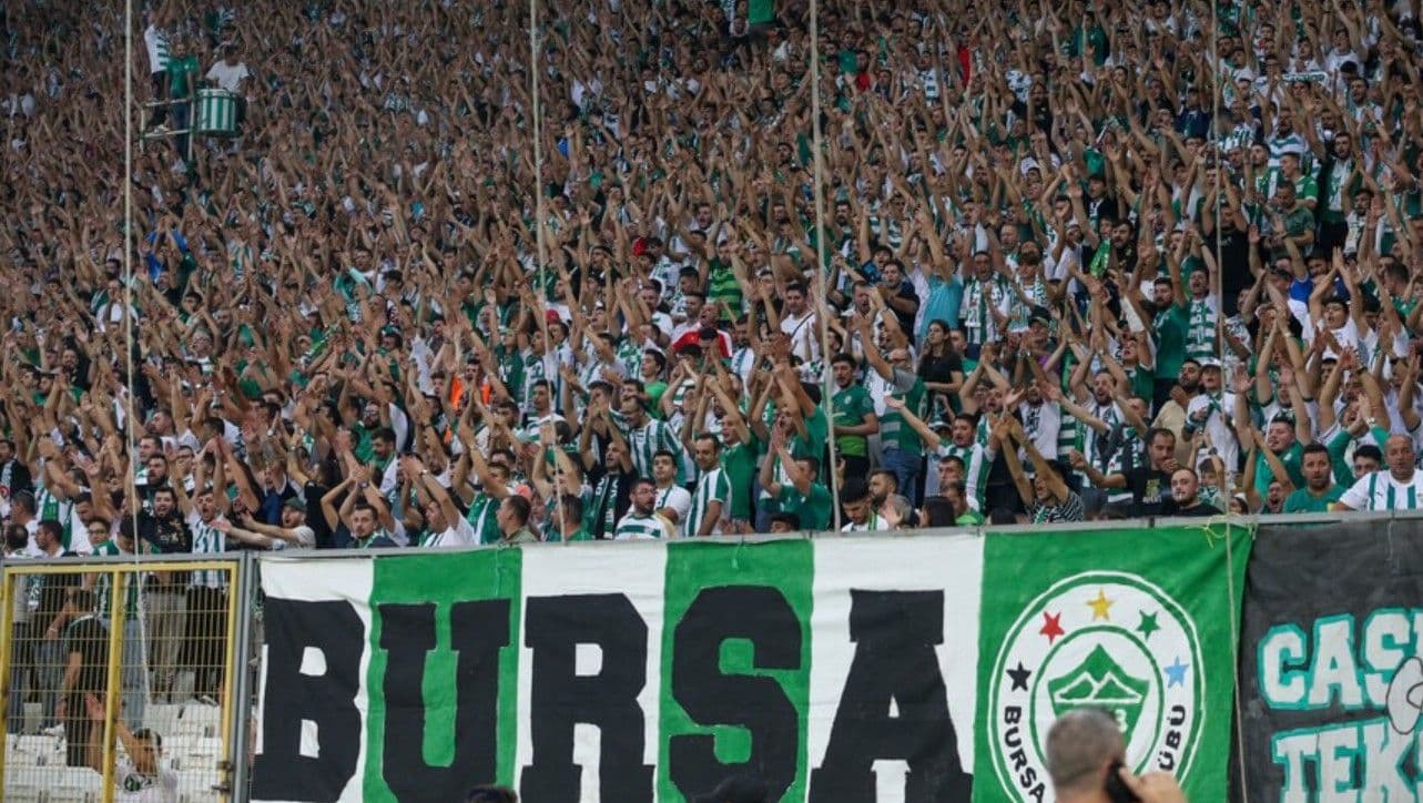 Trendyol 1. Lig'e yükselen Bursaspor'un satışa çıkardığı 39 kombine bir günde tükendi