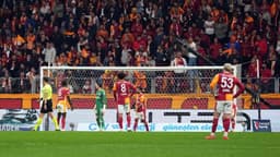 Süper Lig yeniden başlıyor: Puan farkı 2'ye düştü!