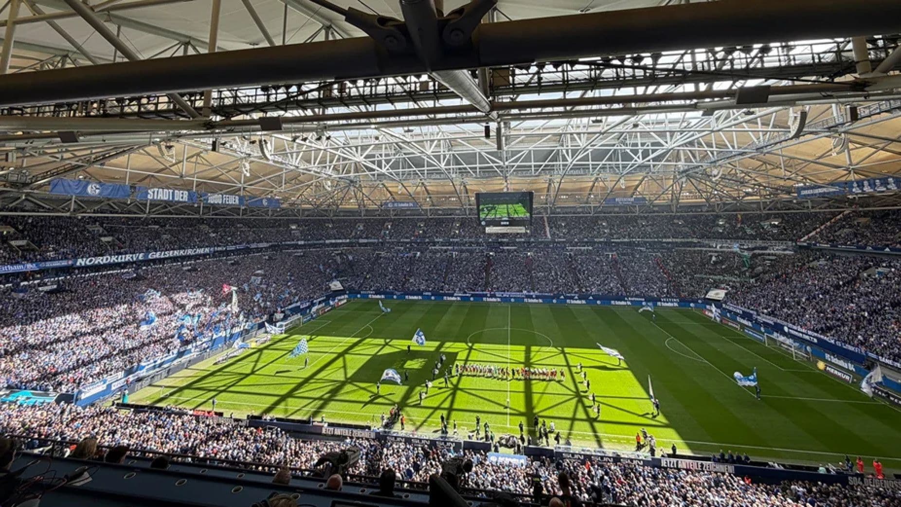 Schalke 04 stadında şüphe uyandıran olay: Tuvaletten ceset çıktı