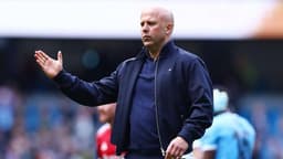 Liverpool’da Arne Slot eleştirilerin odağında
