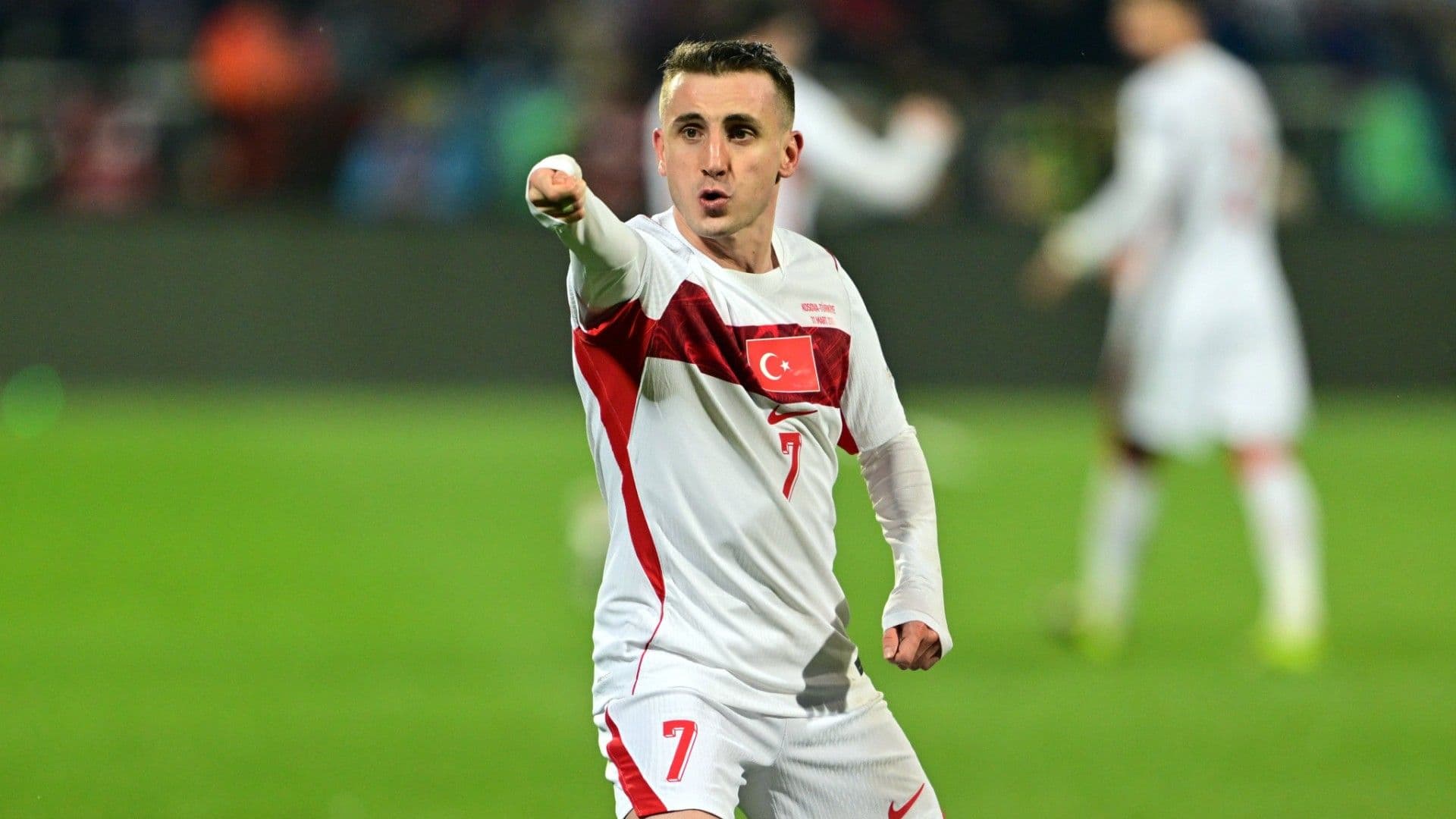 Kerem Aktürkoğlu o geceyi anlattı! "Odamızın içine bomba geldi"