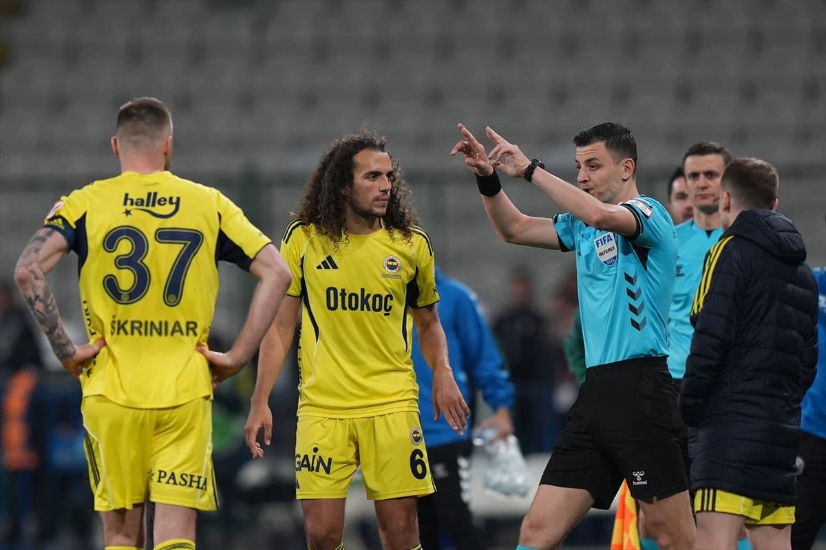 Eski MHK Başkanı Mustafa Çulcu, Fenerbahçe'yi yıkan penaltı kararını yorumladı: "Skandal"