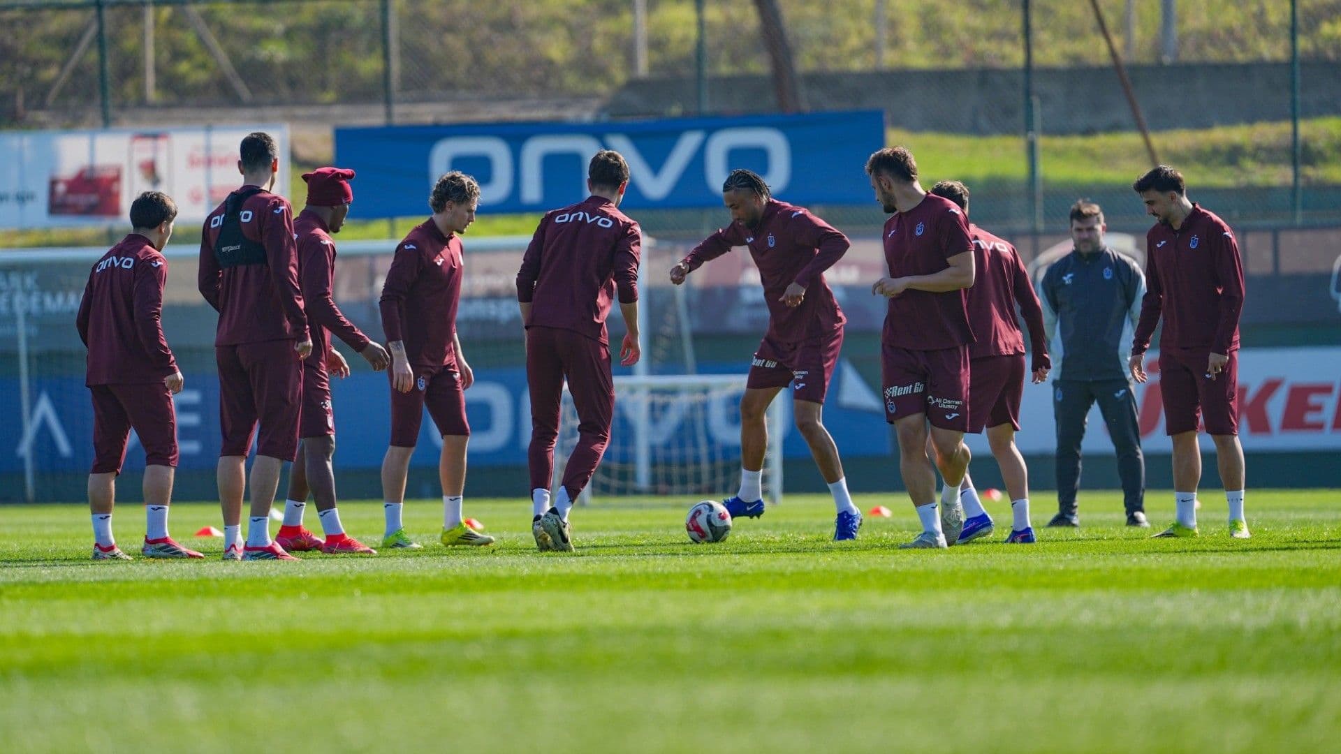 Trabzonspor geçtiğimiz sezonun önüne geçti: Puanların yüzde 38'i İstanbul takımlarından!