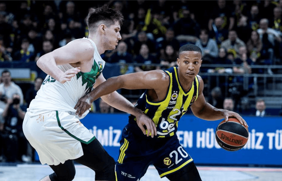 Devon_Hall_Fenerbahçe_Beko_EuroLeague_