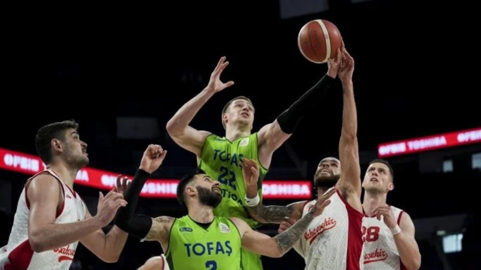 Bahçeşehir Koleji son saniyede kazandı: TOFAŞ’ı 78-76 yendi