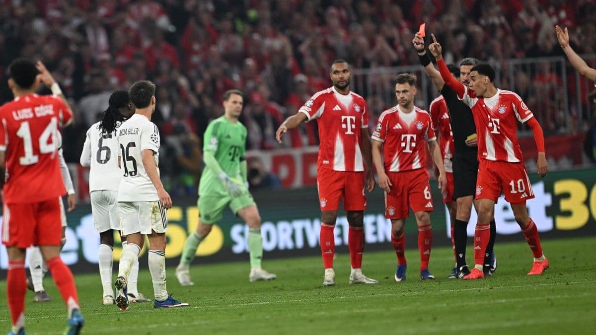 Eduardo Camavinga'nın Bayern Münih - Real Madrid maçında kırmızı kart gördüğü an.