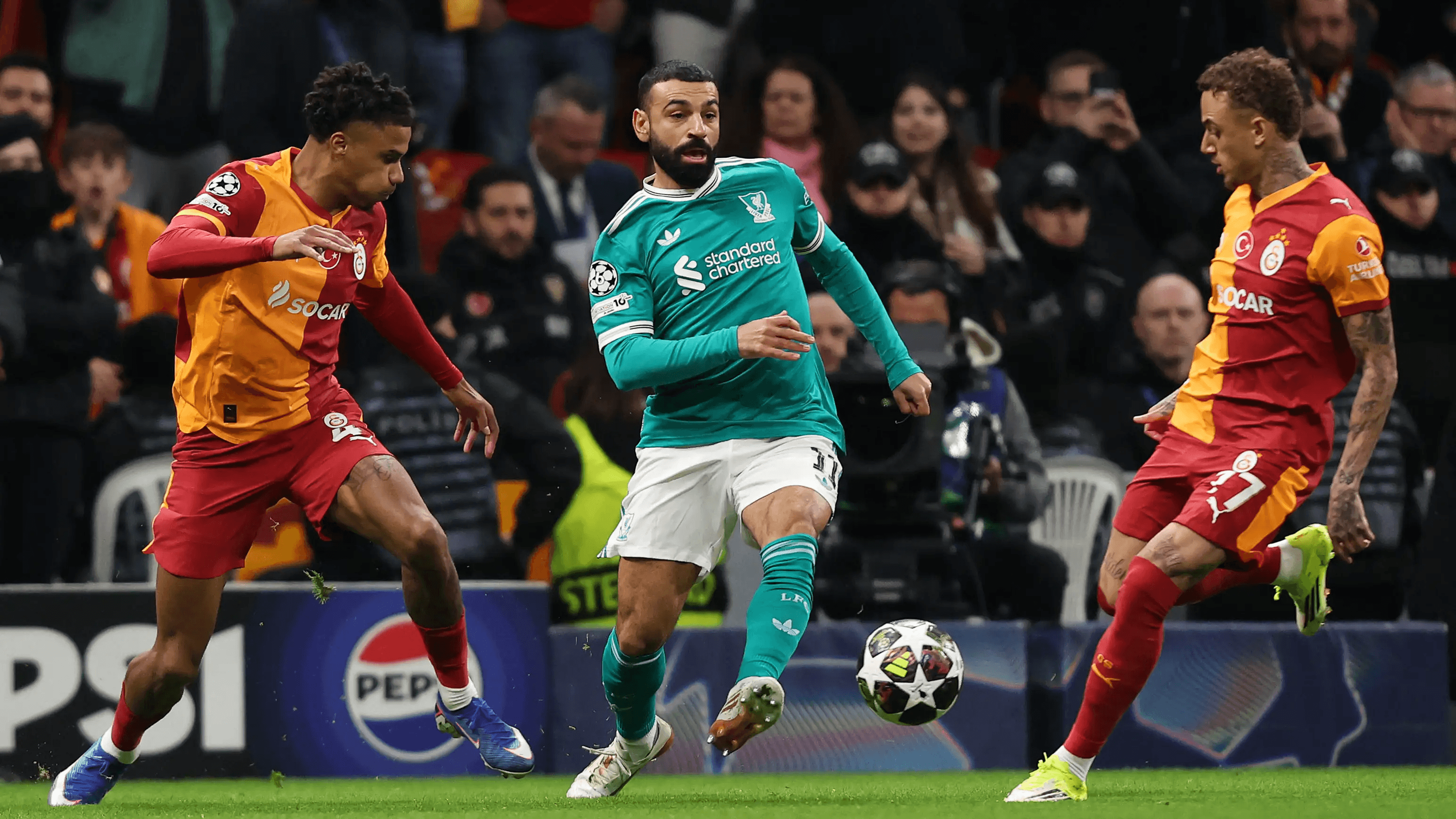 Liverpool forması giyen Mohamed Salah, UEFA Şampiyonlar Ligi'nde Galatasaray'a karşı oynadı.