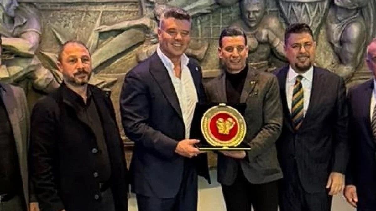 Boks Federasyonu Başkanı'ndan Sadettin Saran'a ziyaret!