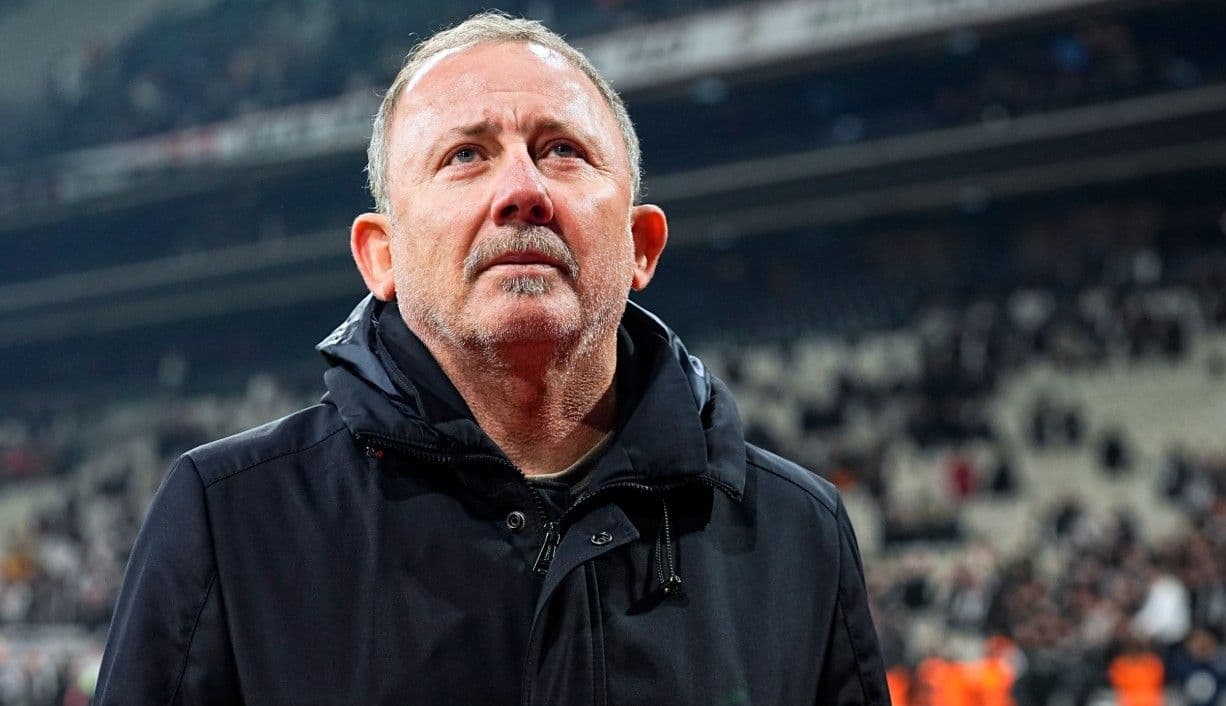 Beşiktaş Teknik Direktörü Sergen Yalçın, yönetimin önerdiği iki yıldız arasında seçimini yaptı