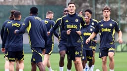 Fenerbahçe'de derbi mesaisi sürüyor