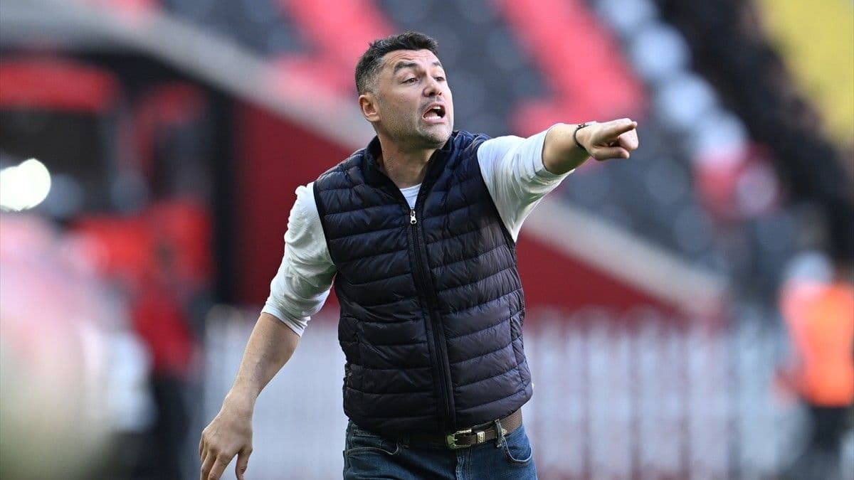 Maç sonunda açıkladı! Burak Yılmaz istifa etti