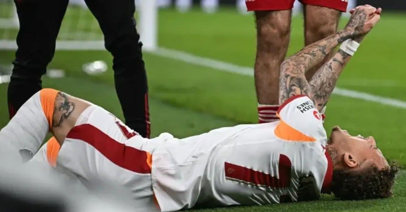 Liverpool, Noa Lang'in sakatlığı sonrası reklam panolarını değiştirdi