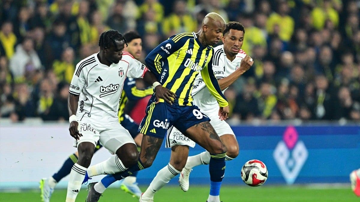 Kadıköy’de bir ilk: Fenerbahçe tarihte ilk kez 11 yabancıyla sahada!
