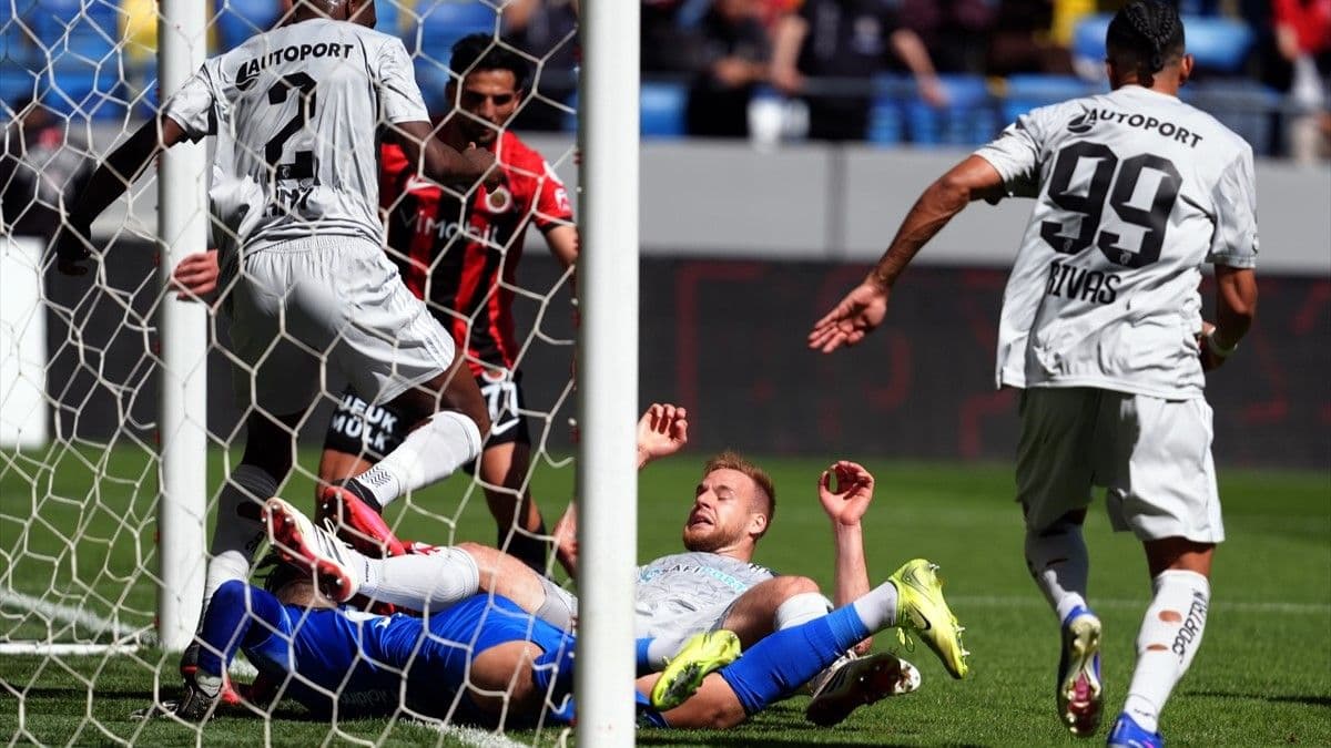 Gençlerbirliği ile Kocaelispor takımları Ankara Eryaman Stadı'nda karşılaştı.