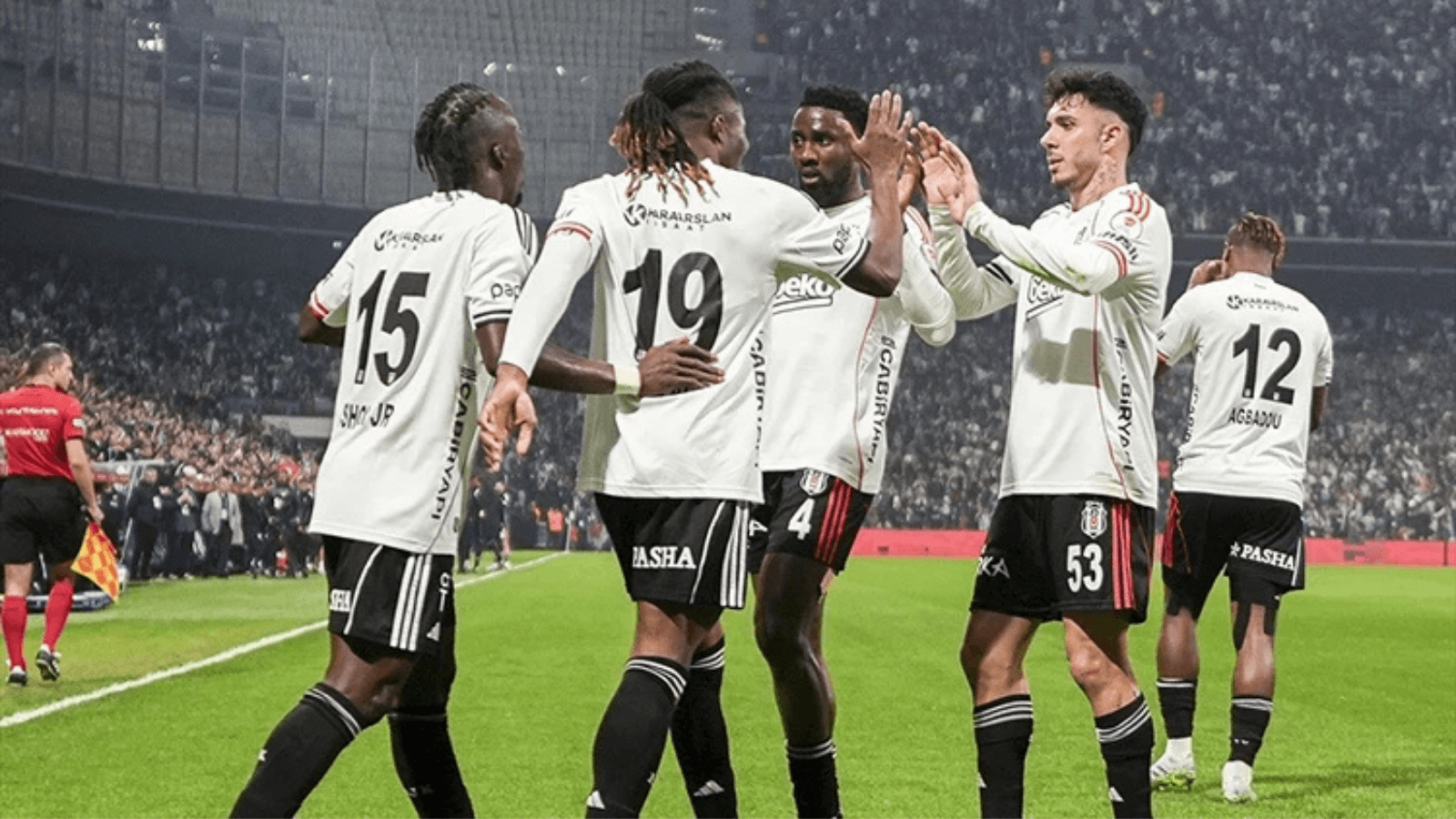 Beşiktaş - Fatih Karagümrük maçı ilk 11'leri belli oldu! Kalede sürpriz isim