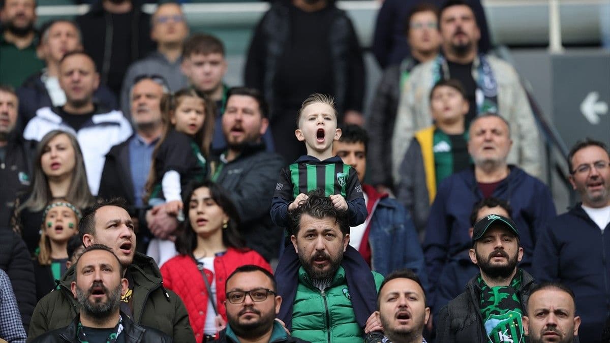 Kocaelispor taraftarı