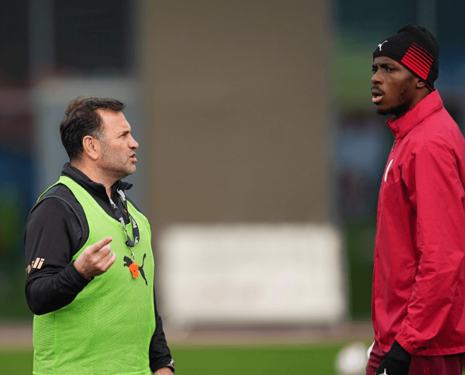 Victor Osimhen dünkü antrenmanda takımla çalıştı