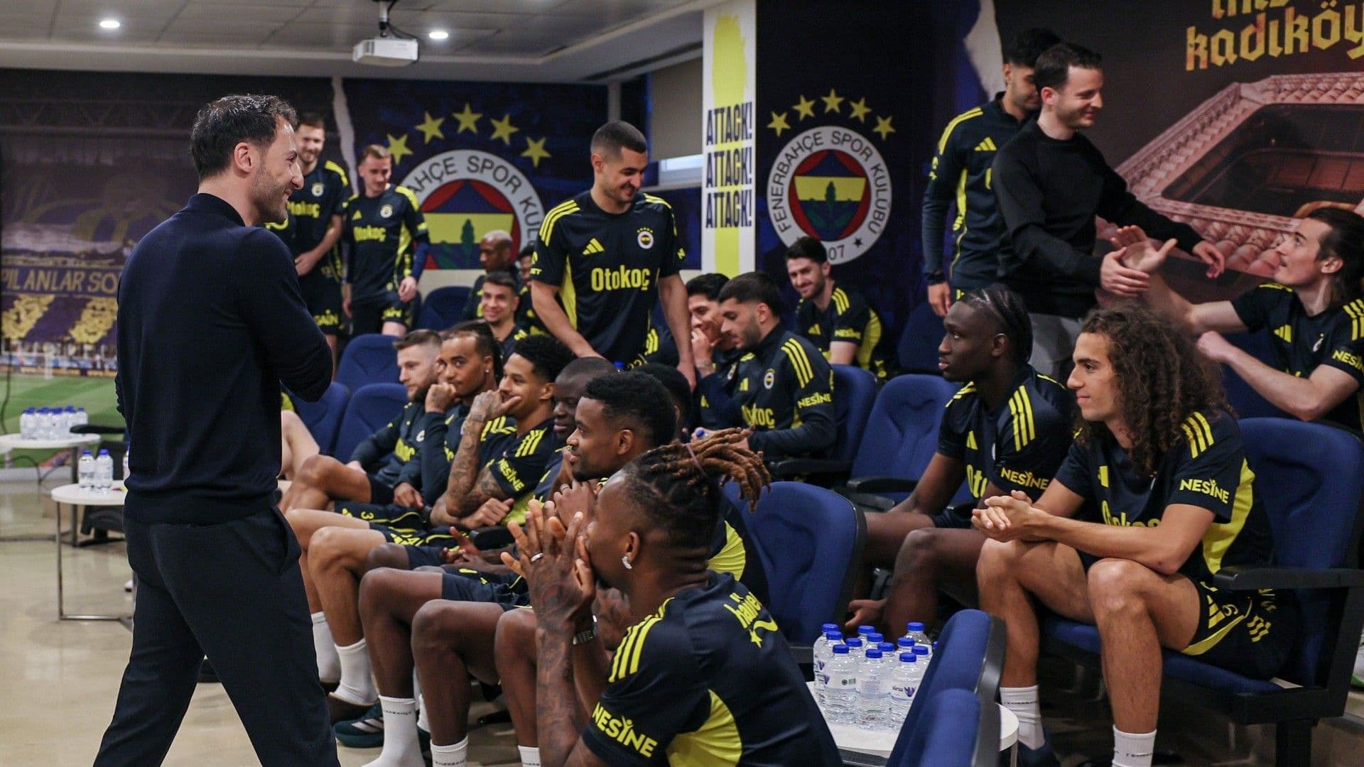 Fenerbahçe: Domenico Tedesco takımımızla vedalaştı
