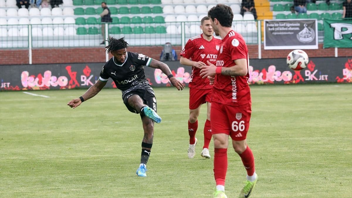 İstanbulspor, Sarıyer’i Son Dakikalarda Yıktı: 3-1