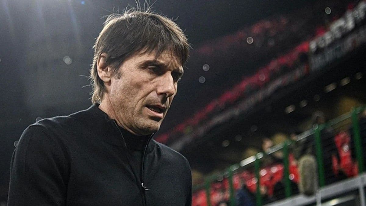Fenerbahçe ile anılan Conte, Napoli'ye veda etti