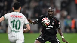 Penaltıya sebebiyet veren Olaitan, Beşiktaş taraftarına seslendi: "Pişmanlık hissediyorum"