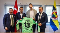 Fenerbahçe, Tarık Çetin'in sözleşmesini 3 yıl uzattı