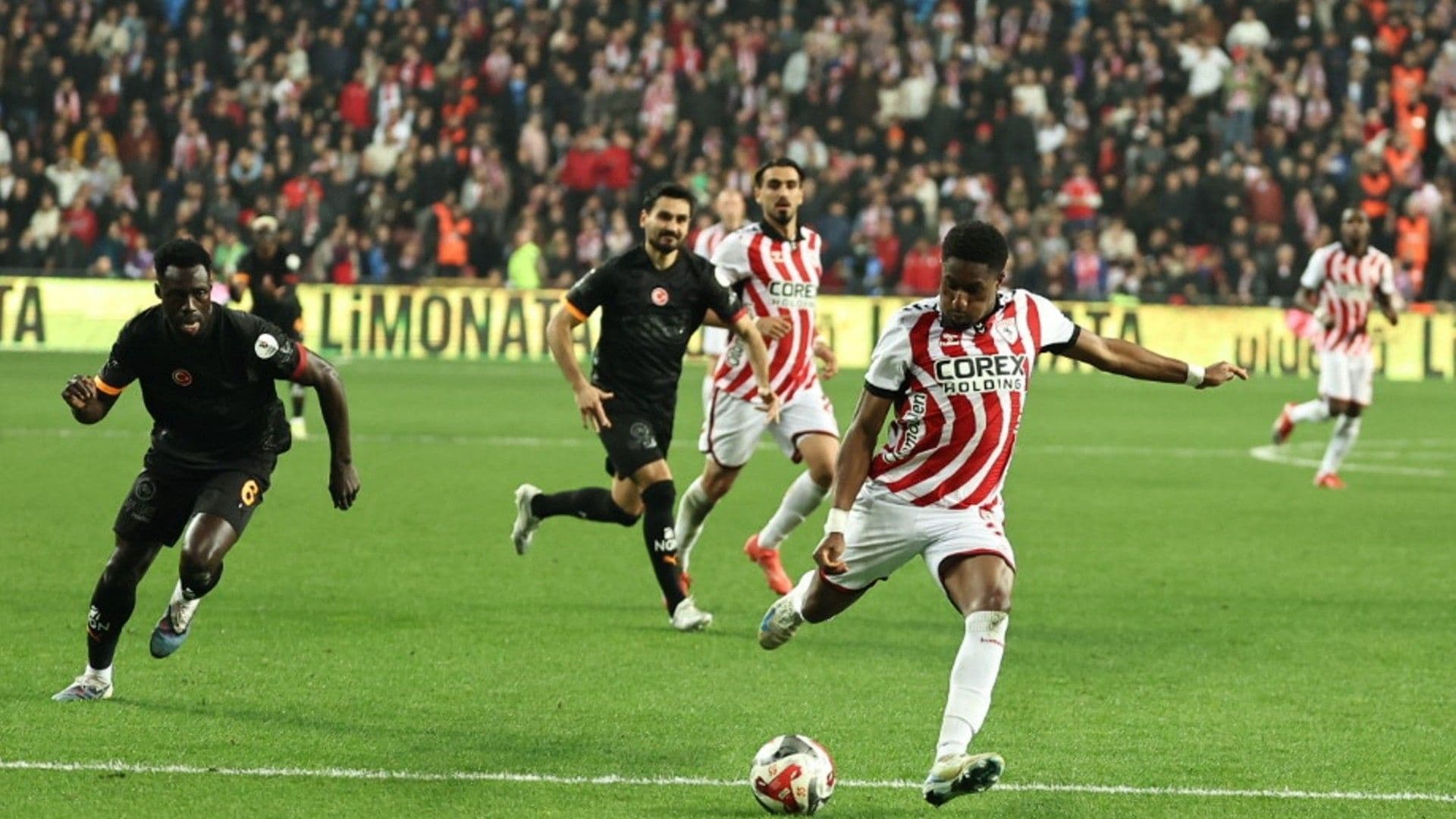 Galatasaray’dan savunmada alarm! Sezonun en ağır yenilgisi