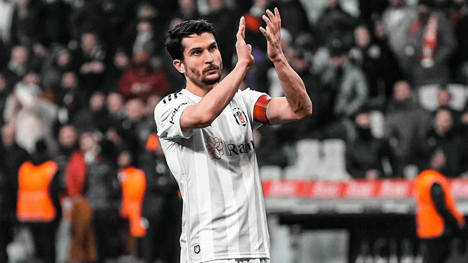 Beşiktaş'ta bir devrin sonu: Necip Uysal futbolu bıraktı!