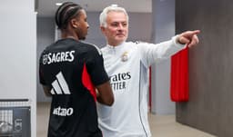 Trabzonspor, Benfica'nın 23 yaşındaki futbolcusu Sidny Lopes Cabral'ı transfer listesine aldı