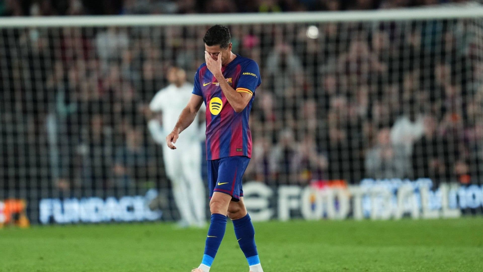 Barcelona 3 golle kazandı, Lewandowski gözyaşlarıyla veda etti!