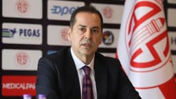 Antalyaspor Başkanı Rıza Perçin: "Gemi su alacak diye atlayacak değiliz!"