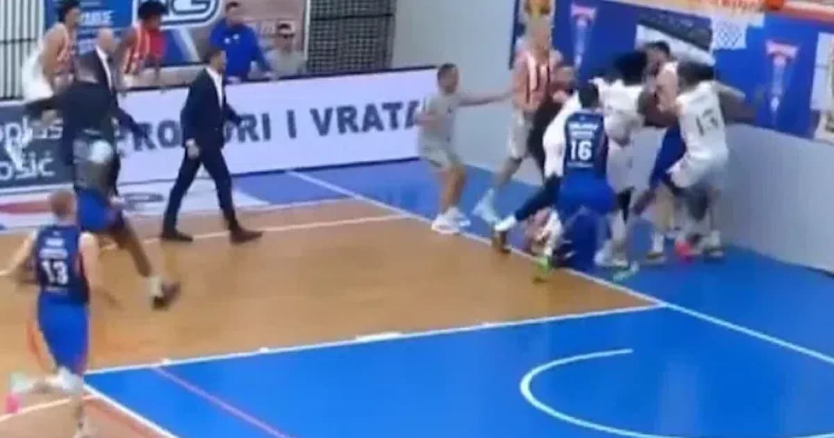 Kalinic çılgına döndü! Parke ve tribünler karıştı