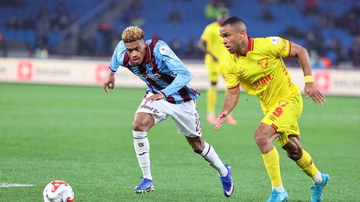 Trabzonspor'un iki futbolcusu Beşiktaş maçında cezalı