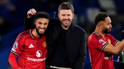 Michael Carrick, Manchester United ile 2 yıllık resmi sözleşme imzaladı