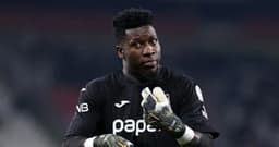 Trabzonsporluları kızdıran Onana yorumu! Van der Sar'ın mejası tepki çekti