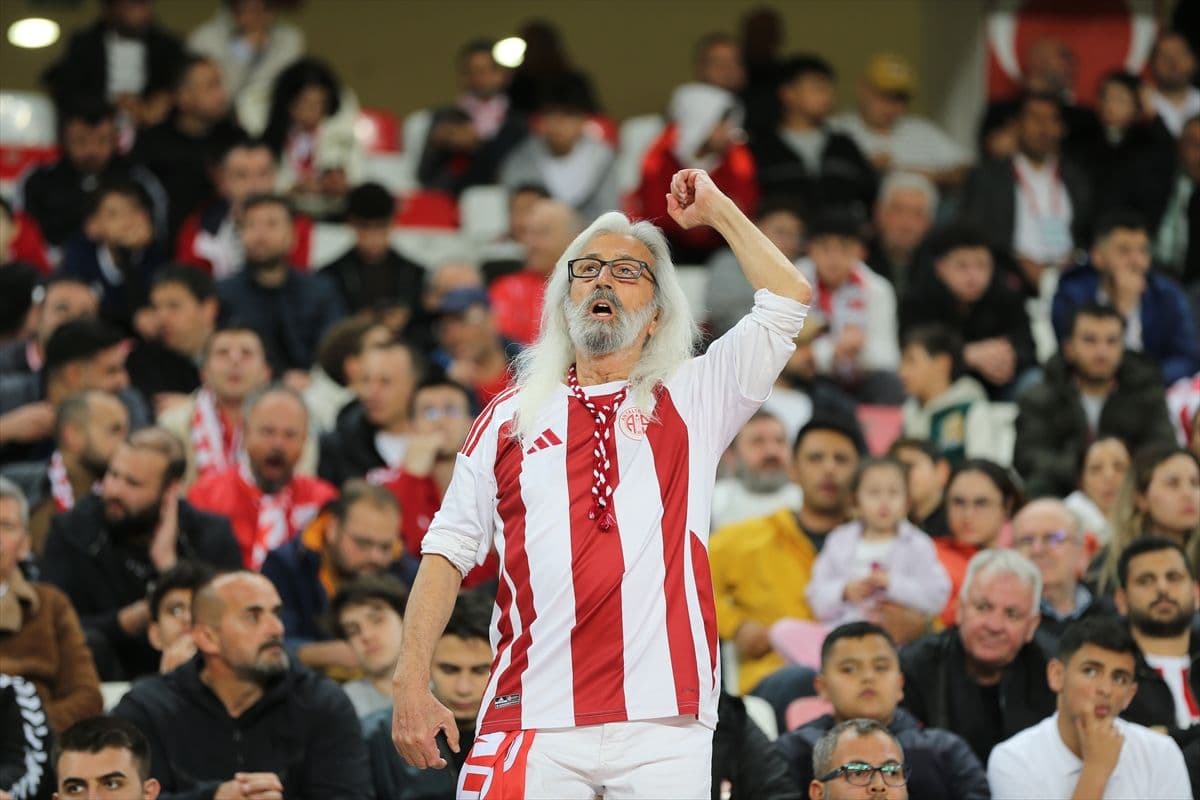 Antalyaspor amigosu Galdalf Dede lakaplı Recep Güler