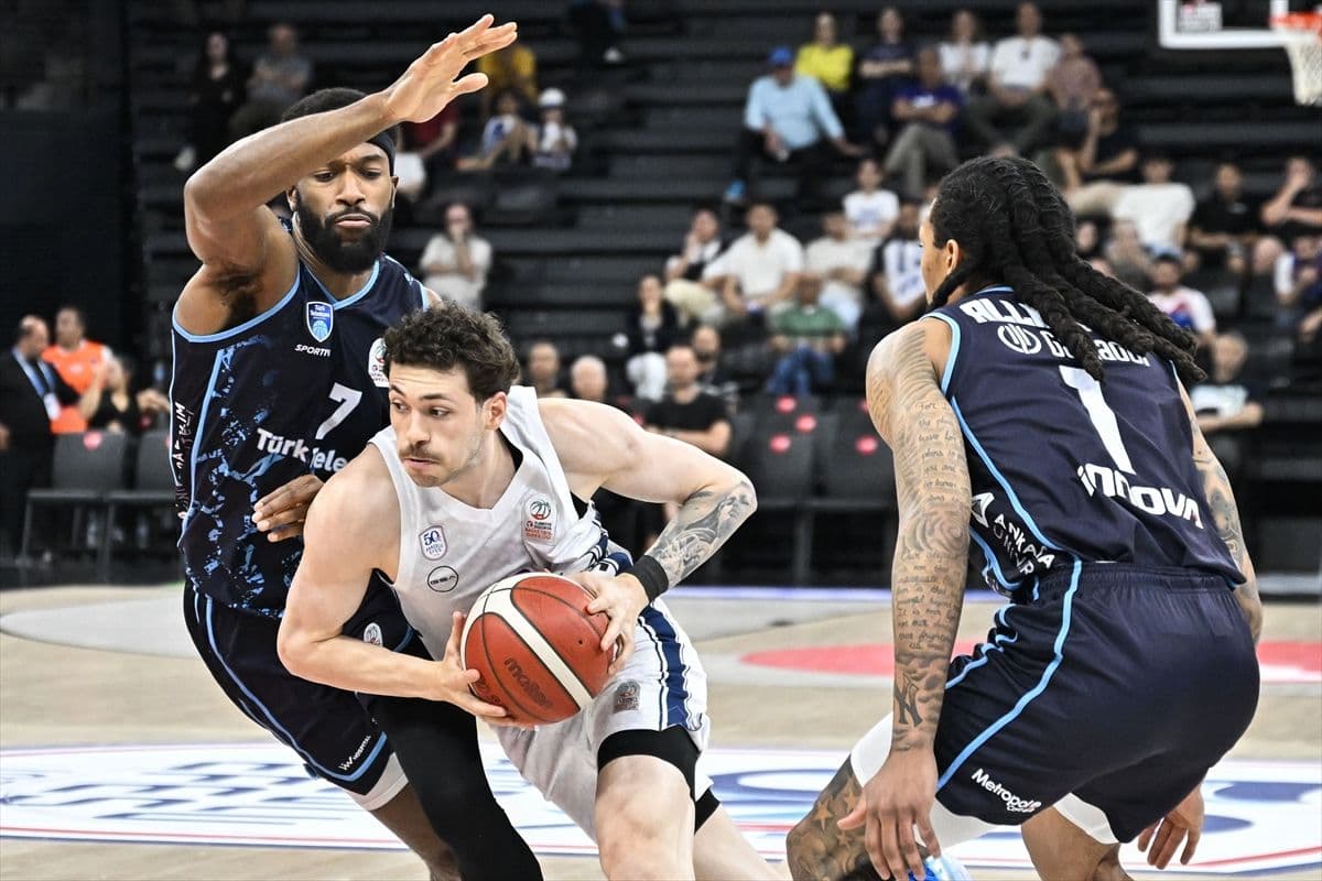 Anadolu Efes - Türk Telekom