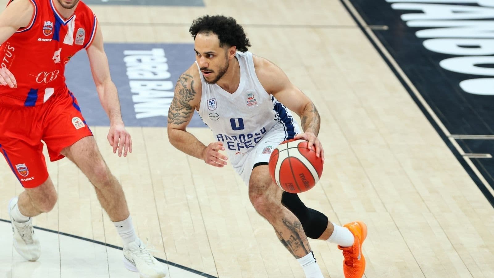 Anadolu Efes, Onvo Büyükçekmece'yi devirdi
