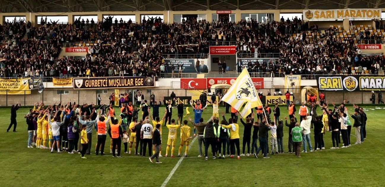 Play-off finaline yükselen Muş Spor'da futbolculara kişi başı 649 bin TL prim verildi