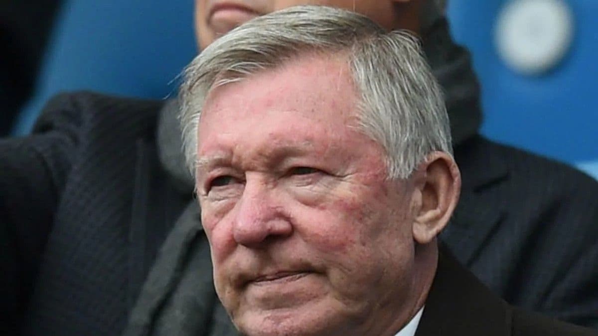 Sir Alex Ferguson, hastaneye kaldırıldı!