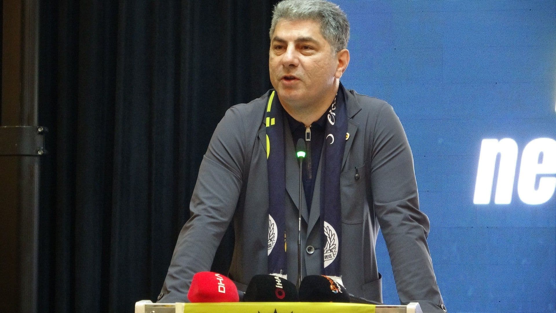 Fenerbahçe Başkan Adayı Hakan Safi, yabancı golcü transferi için isim verdi