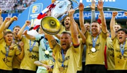 Lukas Podolski'den tarihi son! 40 yaşındaki futbolcunun formasını giydiği Gornik Zabrze, 54 yıl sonra Polonya Kupası'nı kazandı